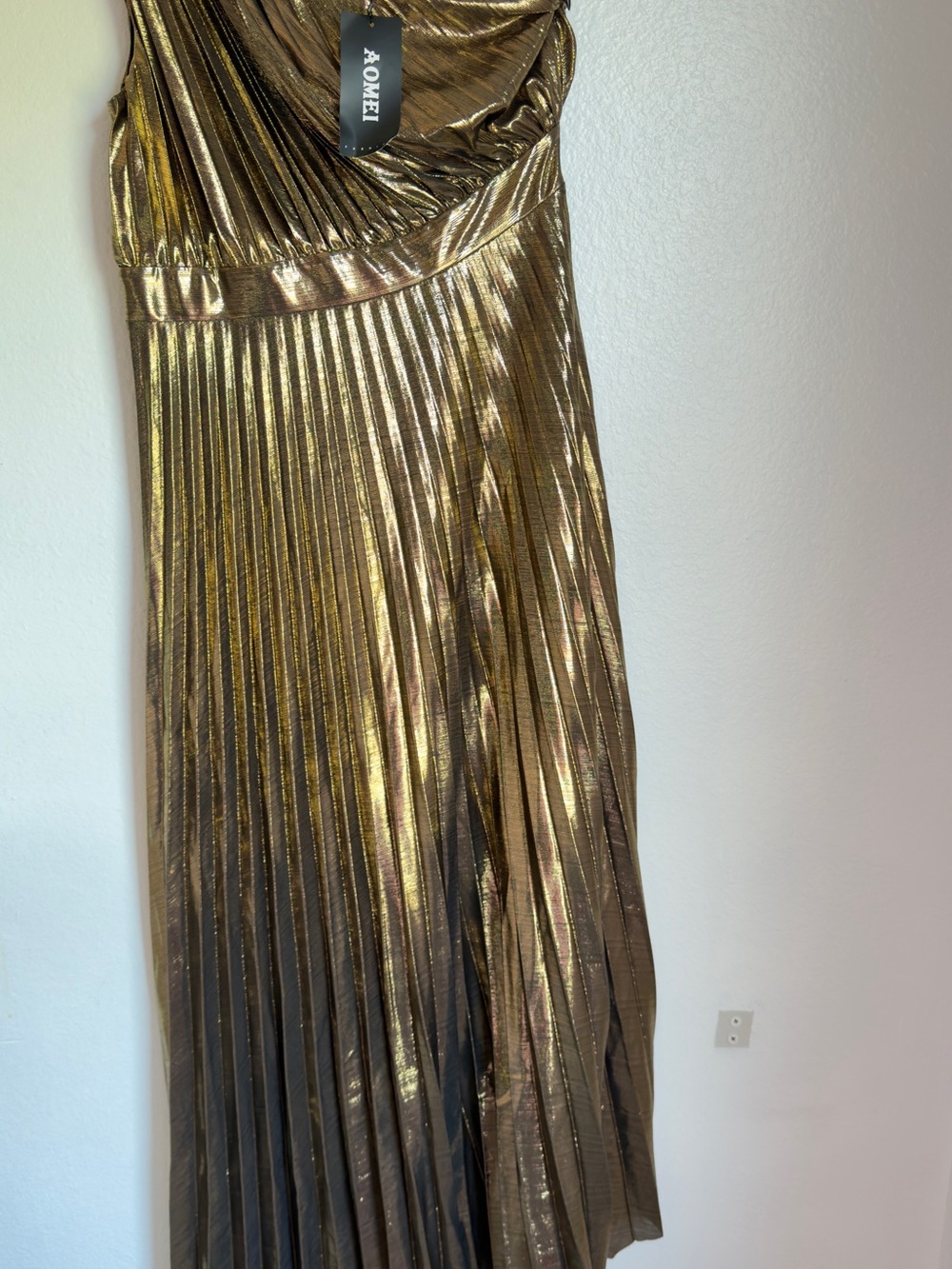AOMEI Metallic Gold One Shoulder Pleated Maxi Dress NWT Size L